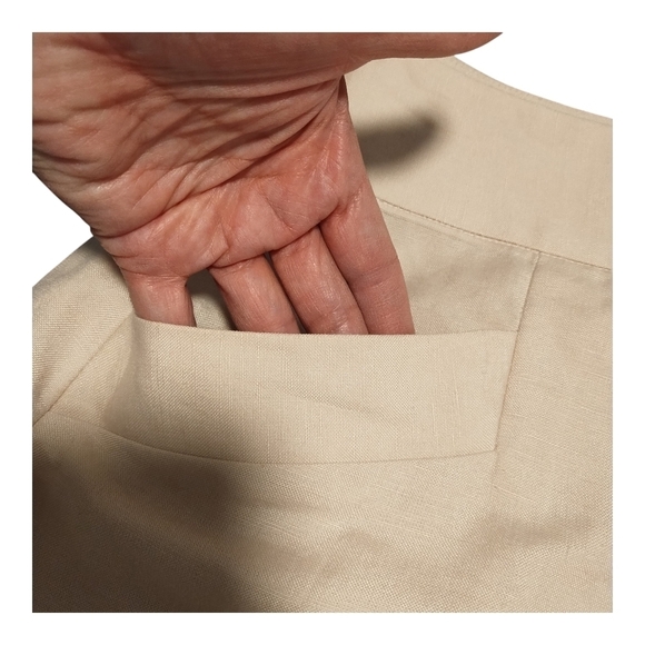 Club Monaco Women's Blush Shorts - Picture 6 of 7